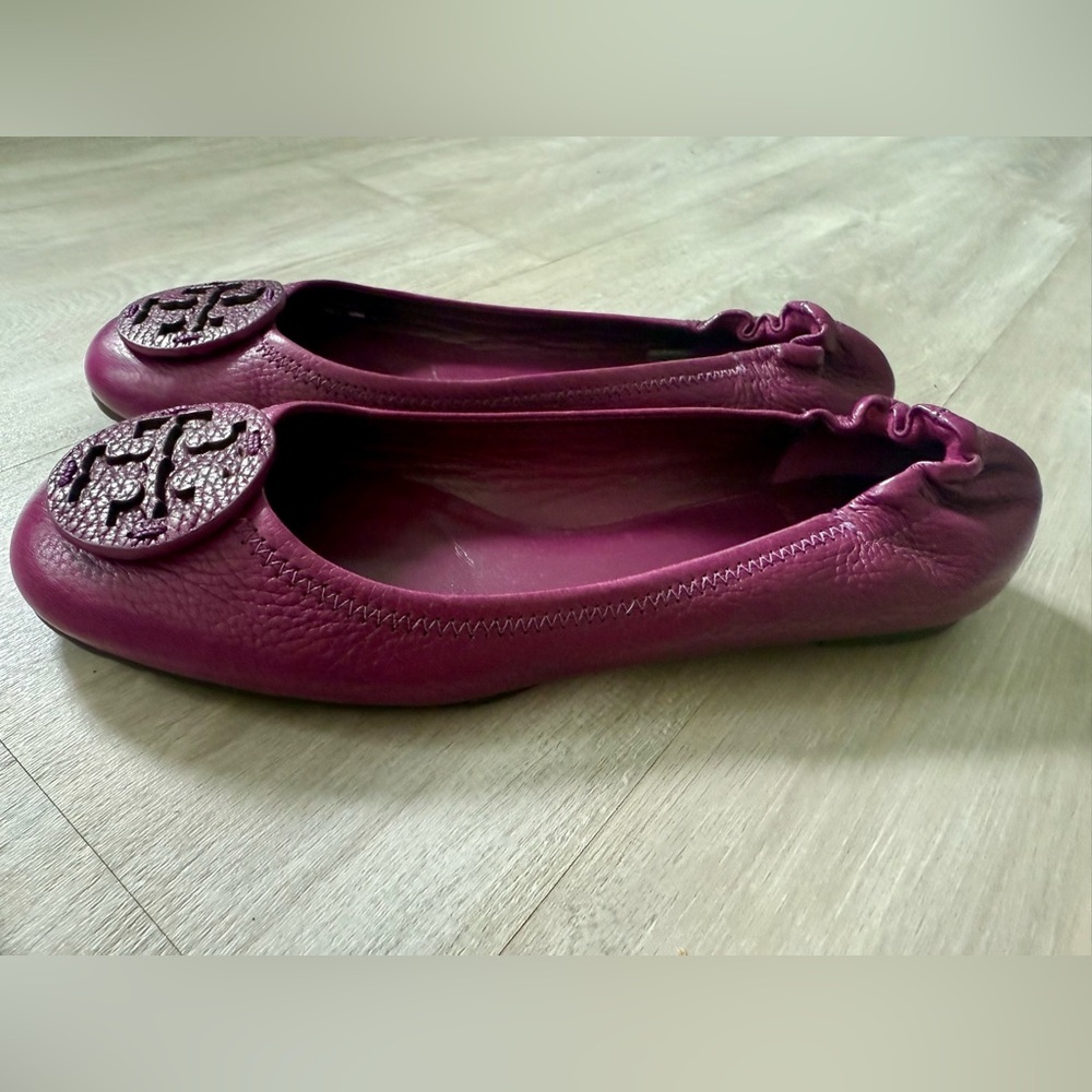 Tory Burch Purple Pebbled Leather Slip-On Emblem Cap Ballet Flats 8M - Picture 8 of 16